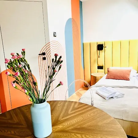 Ku Sloncu -pokoje& - *