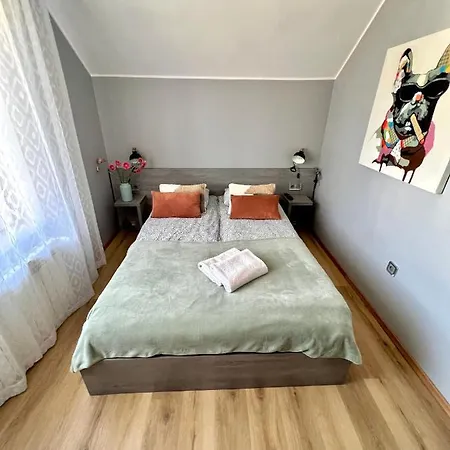 Ku Sloncu -pokoje& - *