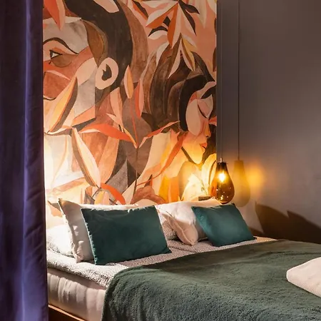 Ku Słońcu -Pokoje& Apartamenty - Jacuzzi * Jastrzębia Góra