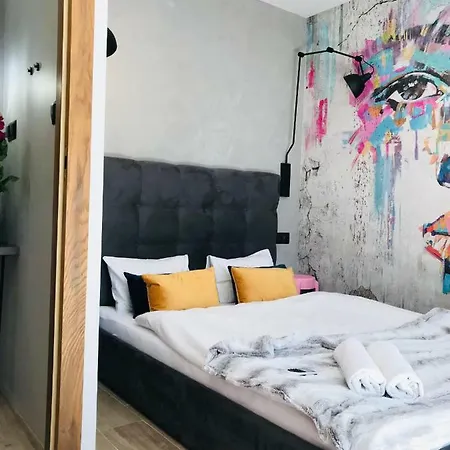 Ku Sloncu -pokoje&apartamenty - Aneksy Kuchenne, Jacuzzi, Parking Jastrzębia Góra