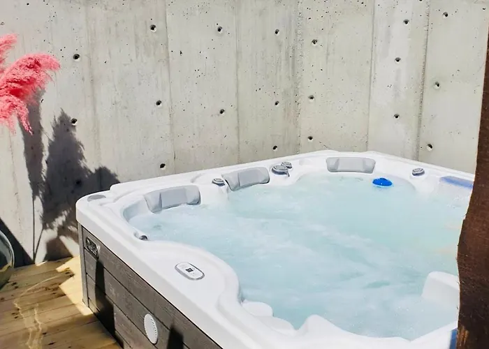 Ku Słońcu -Pokoje& Apartamenty - Jacuzzi * Jastrzębia Góra