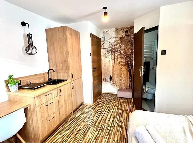 Ku Słońcu -Pokoje& Apartamenty - Jacuzzi Jastrzębia Góra